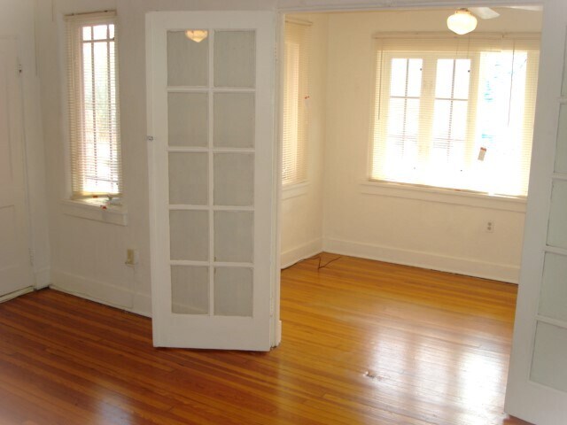 Building Photo - 616 E New Haven Ave