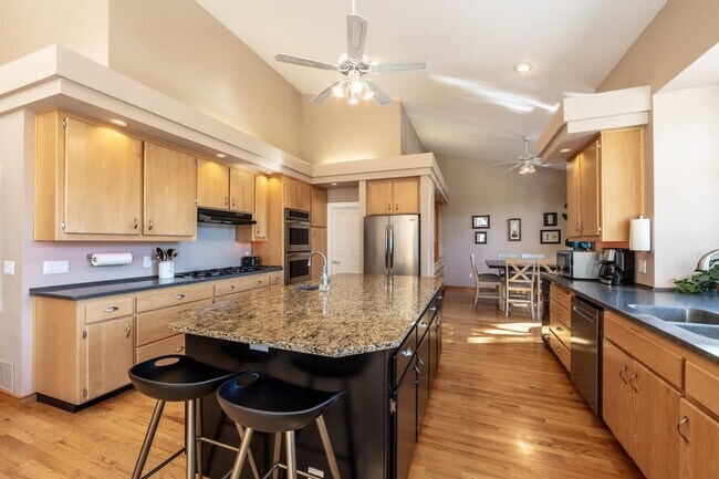 Building Photo - 3228 E Fernan Terrace Dr