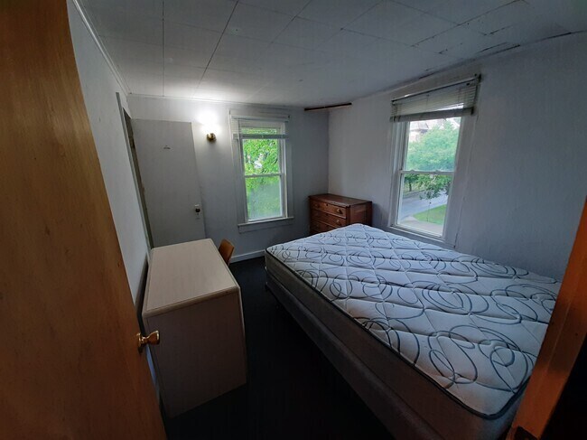 Building Photo - 317 Hillview Pl