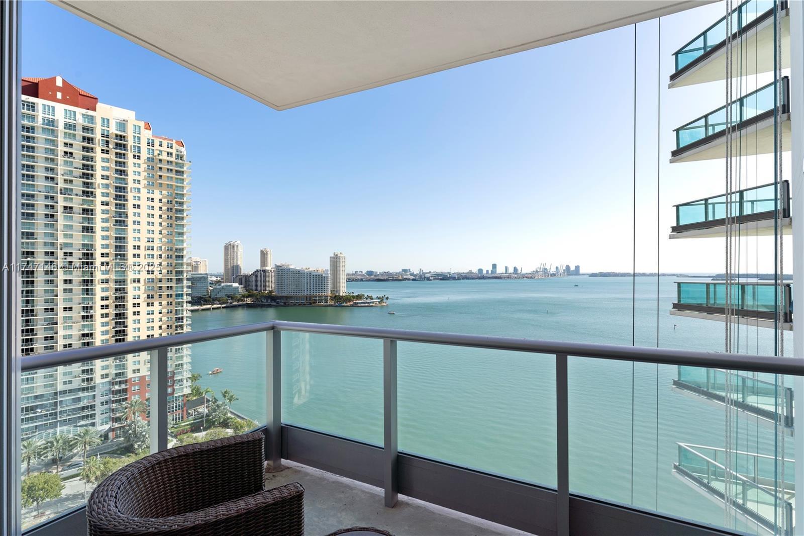 Building Photo - 1331 Brickell Bay Dr