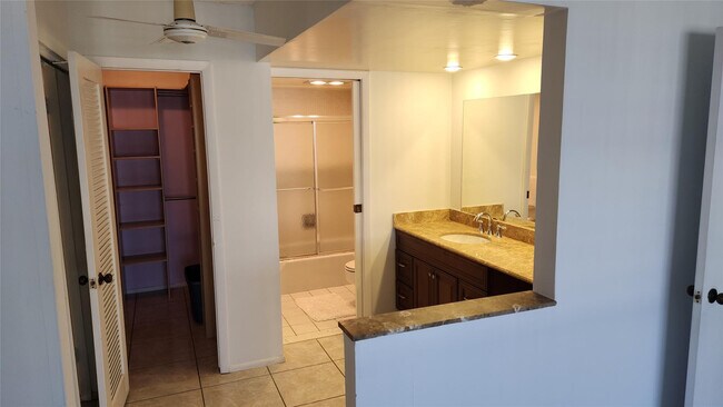 Building Photo - 405 N Ocean Blvd