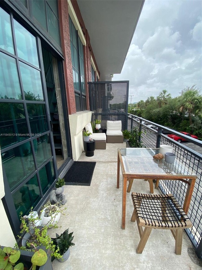 Building Photo - 1749 NE Miami Ct