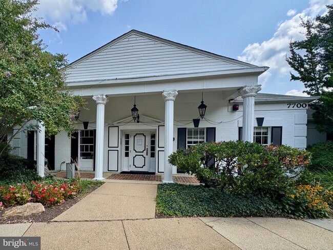 Building Photo - 7680 Tremayne Pl