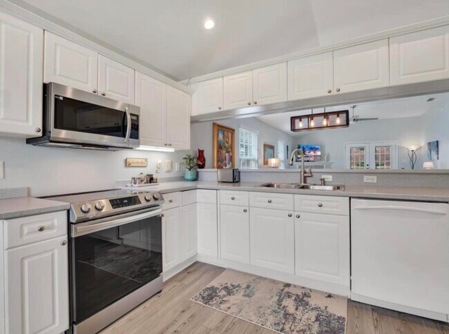 Building Photo - 9405 Windam Way