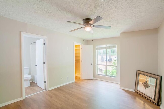 Building Photo - 126 Warm Springs Cir