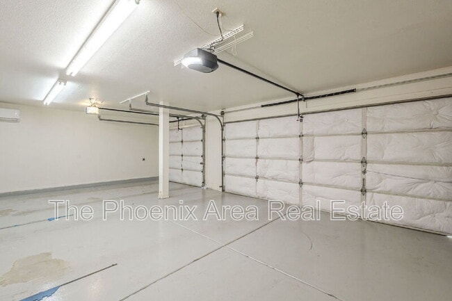 Building Photo - 3761 S Hawthorn Dr