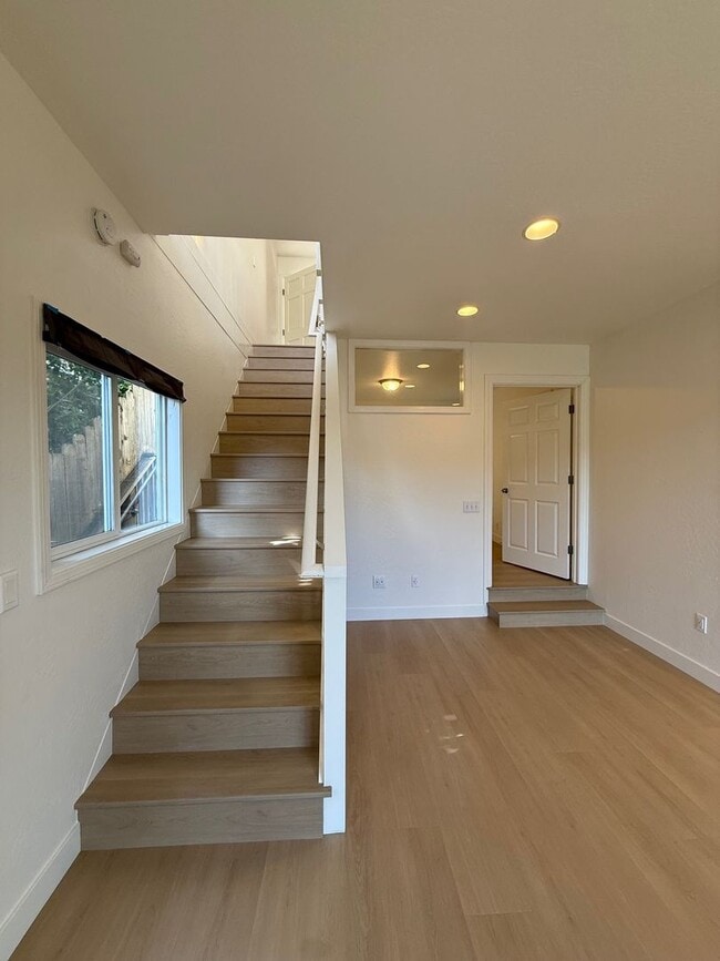 Building Photo - 55-57 Bayo Vista Way