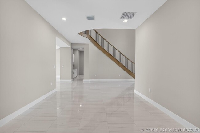 Building Photo - 17089 Rainbow Fls Trl