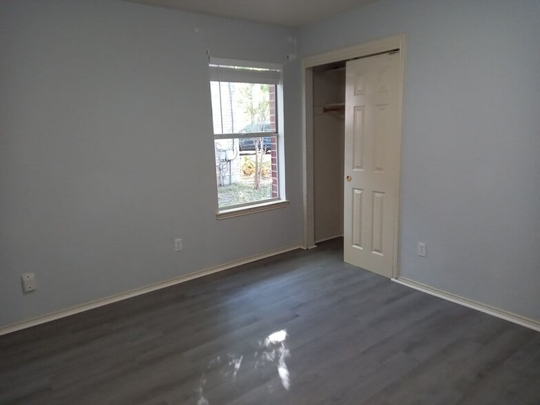 Building Photo - 2018 Old Ml Rd