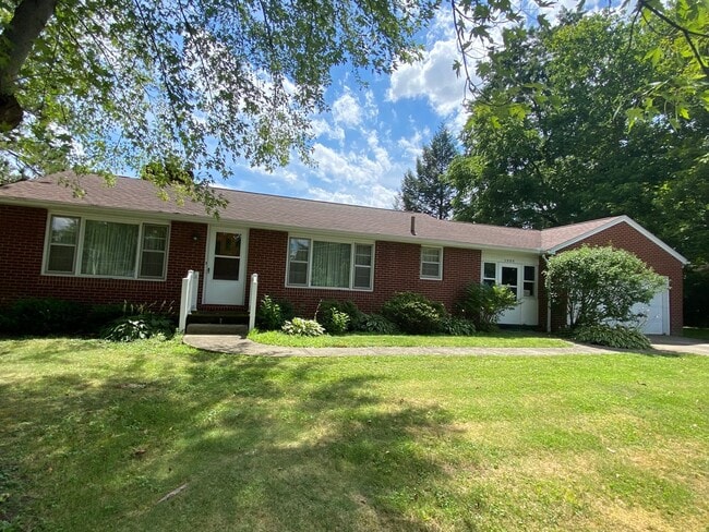 Building Photo - 5920 Island Dr NW