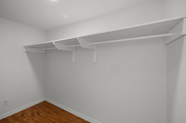 Building Photo - 206 S Cleveland St