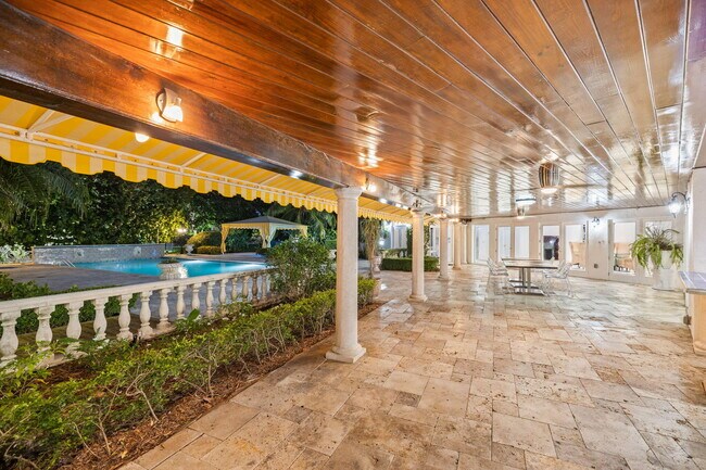 Building Photo - 12300 Old Cutler Rd