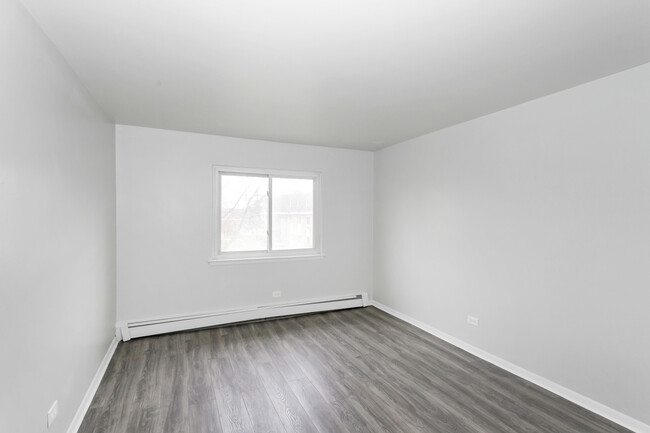 Building Photo - 1075 Knoll Ln