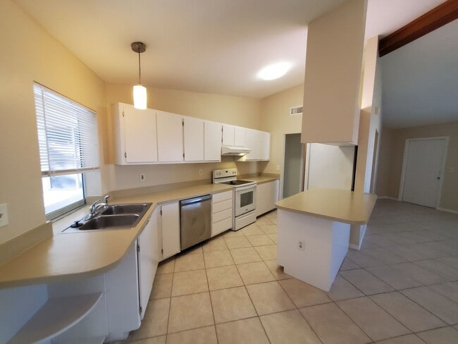 Building Photo - 1436 SE 33rd Terrace