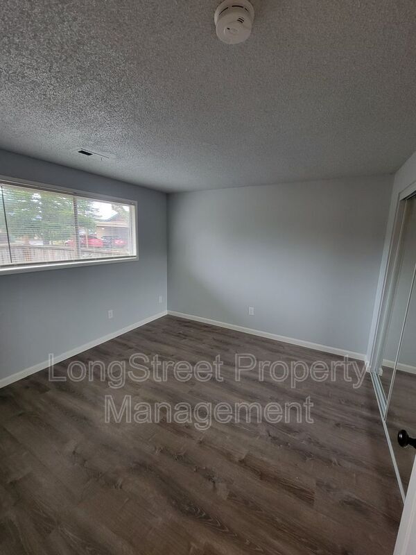 Building Photo - 3286 NE Lancaster St