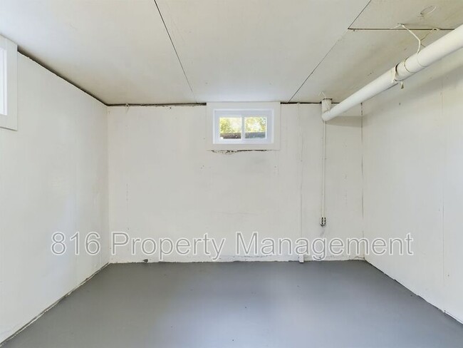 Building Photo - 4535 Lister Ave