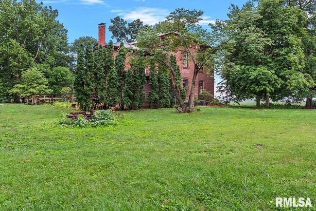 Building Photo - 500 Old Tipton School Rd