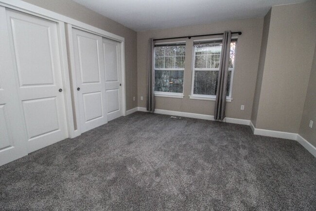 Building Photo - 19102 20th Dr SE