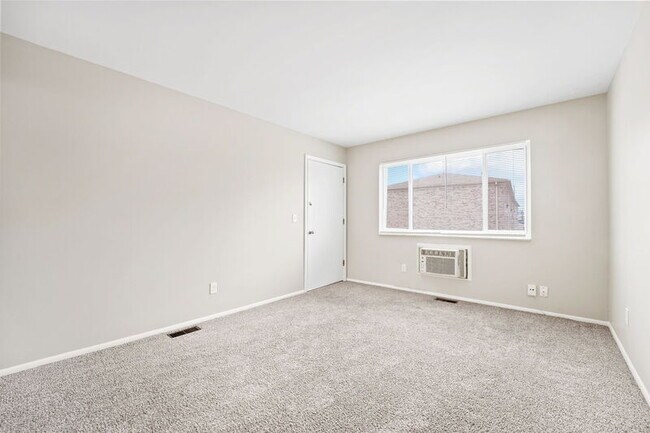 Building Photo - 1006 6th St