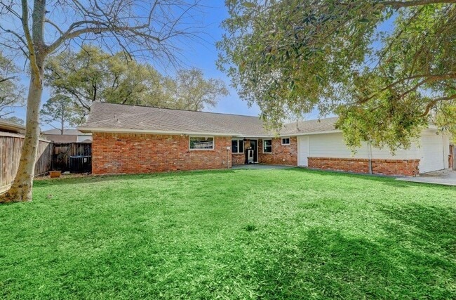 Building Photo - 6260 Briar Rose Dr