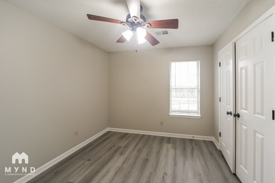 Building Photo - 3054 Caitlynn Circle S