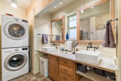 Building Photo - 1182 Hughes Ave