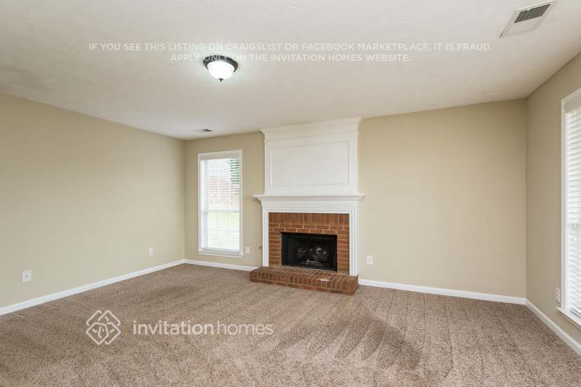 Building Photo - 5366 Spike Ln