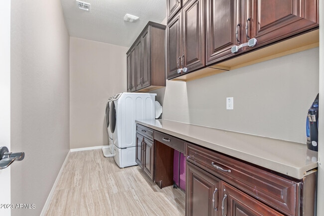 Building Photo - 2931 Madison Vistas Dr