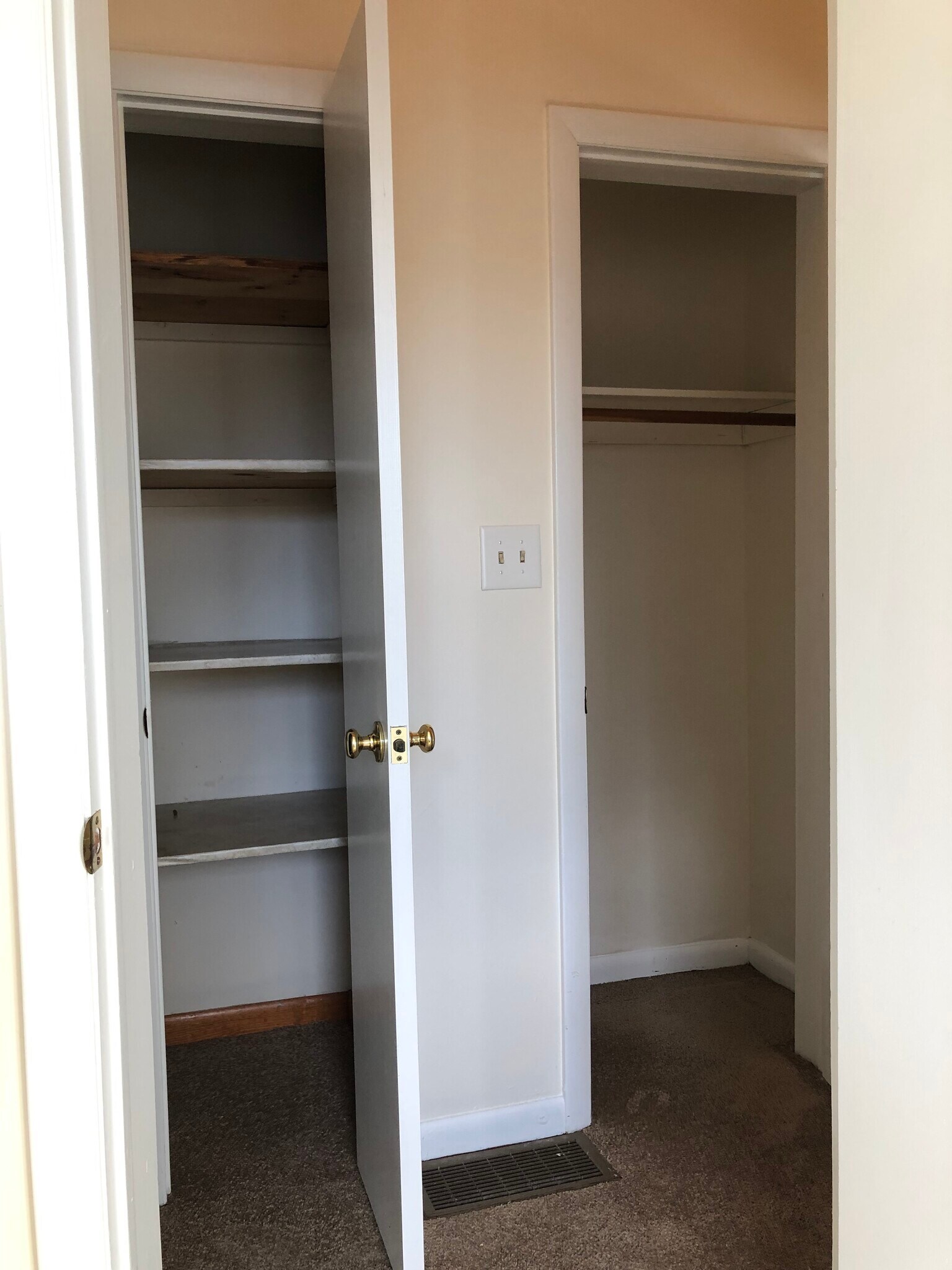 Building Photo - 184 Kings Hwy