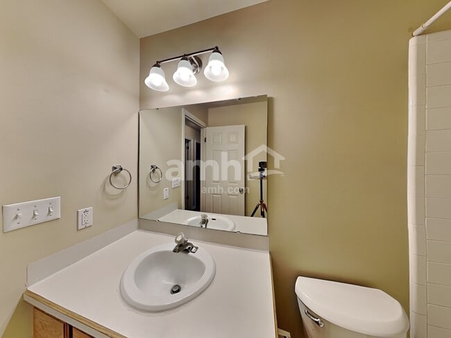 Building Photo - 3024 W 4450 S