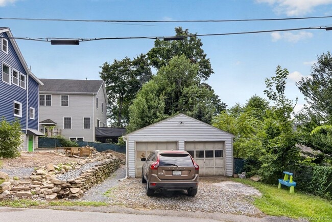 Building Photo - 21 Judson St