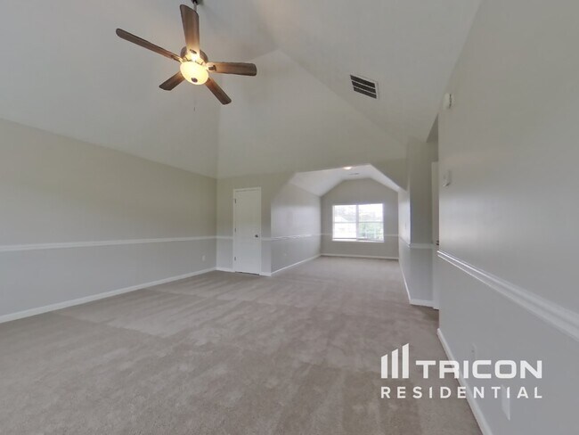 Building Photo - 1005 Ulster Ct
