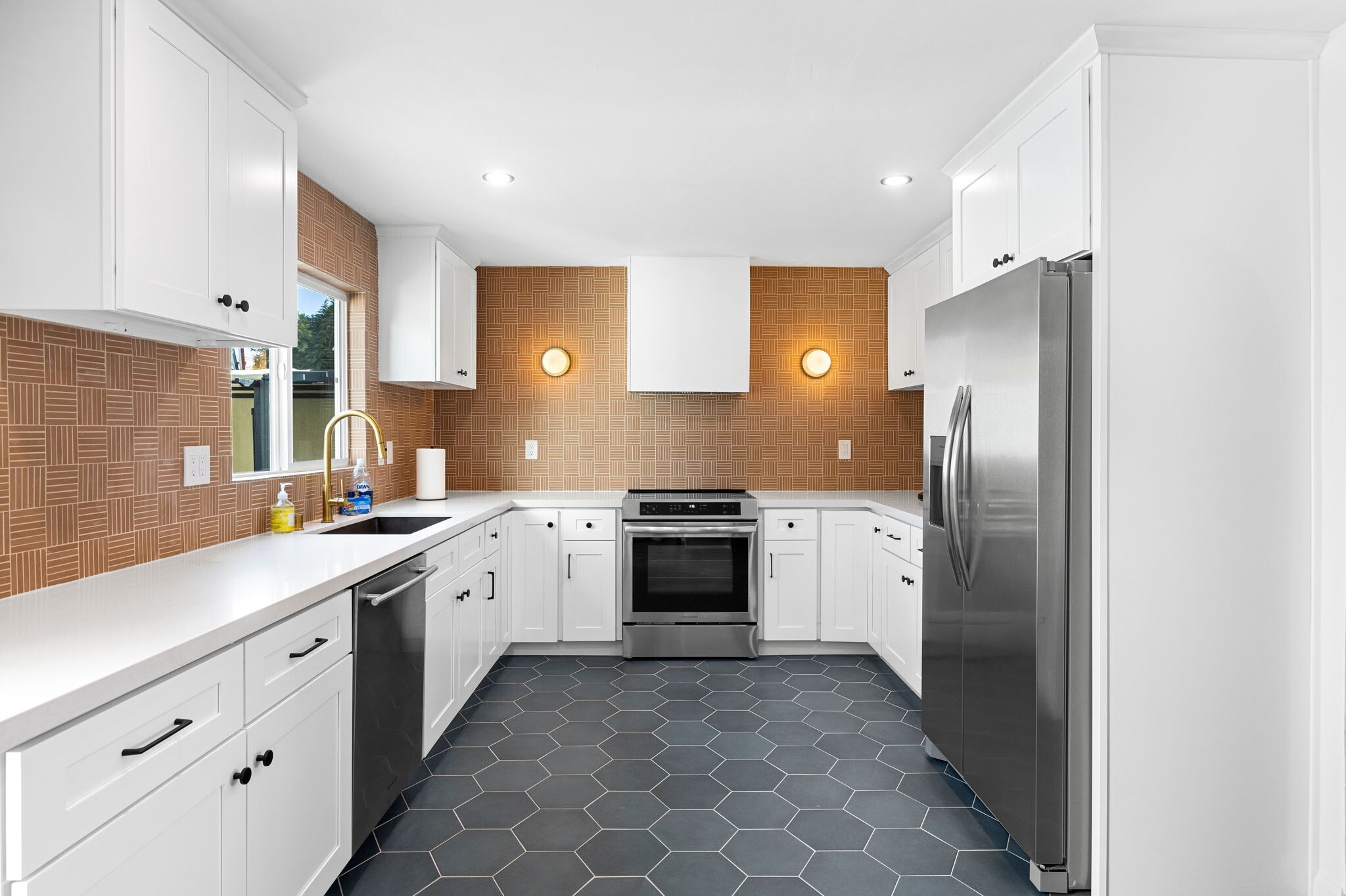 Building Photo - 3758 Gaviota Ave