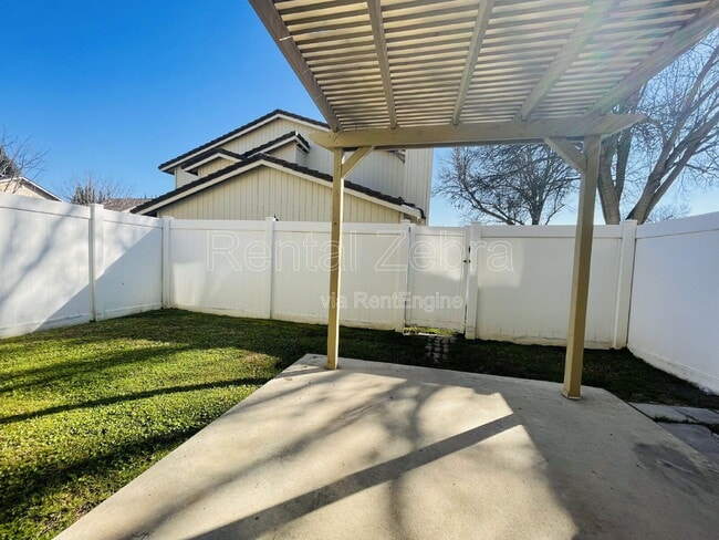 Building Photo - 3068 Colony Park Dr