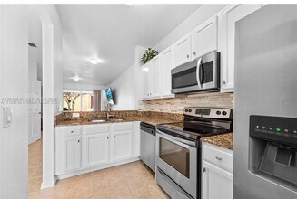 Building Photo - 1820 SW 89th Terrace
