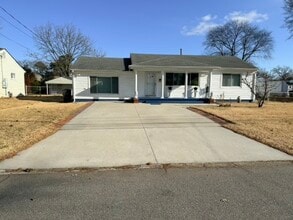 Building Photo - 2216 Dean Dr