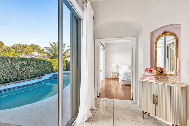 Building Photo - 6928 NW 33rd St