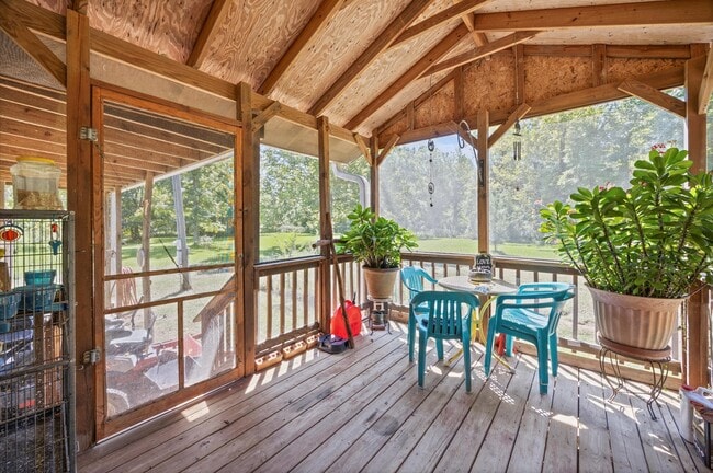 Building Photo - 806 Co Rd 2112