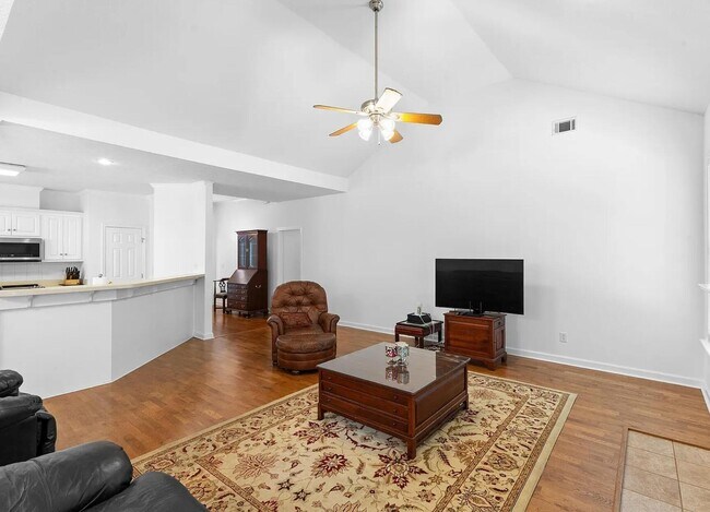 Building Photo - 3513 Seneca Ave