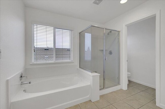 Building Photo - 566 Del Mar Cir