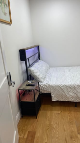 Building Photo - 16 N Main St