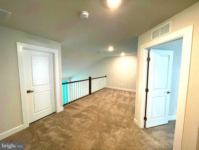 Building Photo - 33789 Freeport Dr