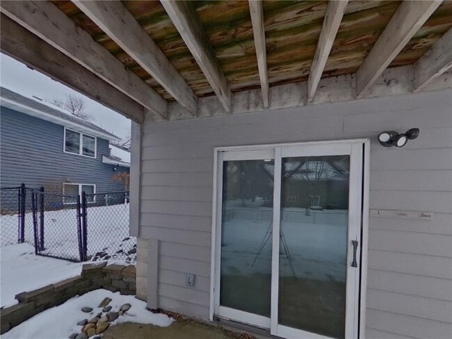 Building Photo - 14885 Crandall Ave.