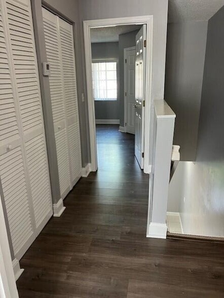 Building Photo - 2163 Madeira Dr