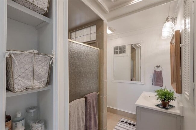 Building Photo - 392 Greenfield Ct