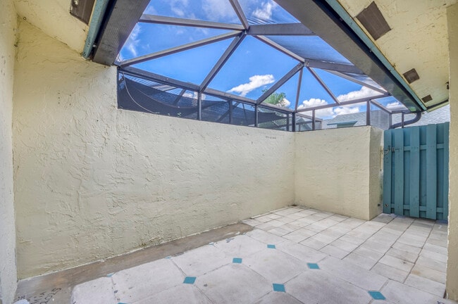 Building Photo - 9109 SW 21st St