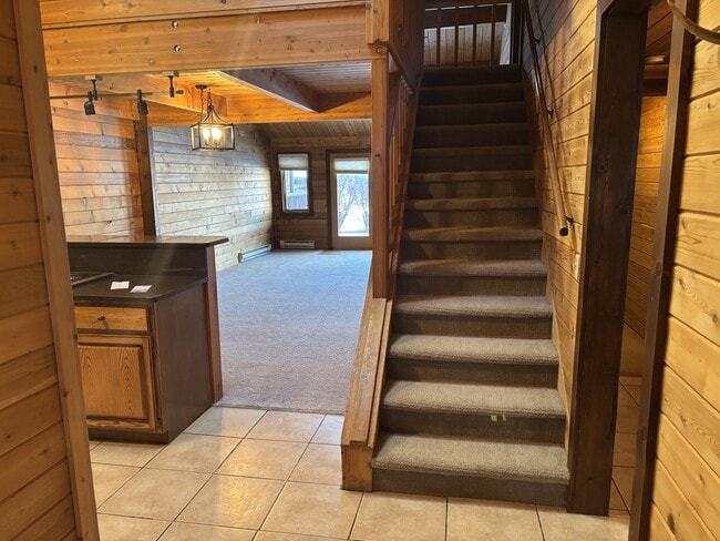 Building Photo - 1655 W Big Trail Dr