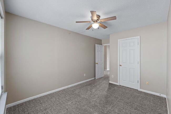 Building Photo - 266 Swaying Pine Ct