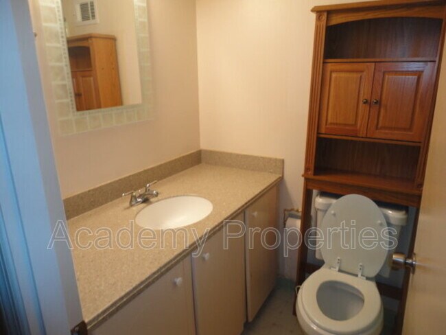 Building Photo - 1417 Pennel Dr