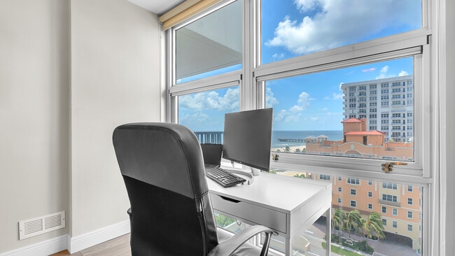 Building Photo - 525 N Ocean Blvd